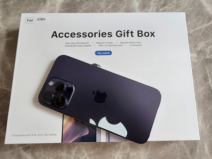 IPhone 14 Pro accessories bundle